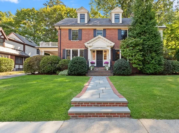 41 Fellsmere Rd, Newton, MA 02459