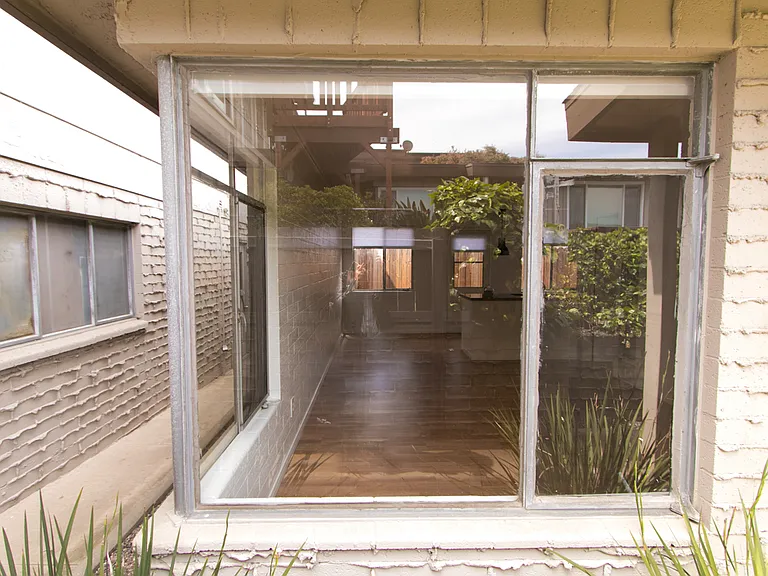Charming 1br/1ba with Mid Century Touches in Ocean Beach/Point Loma — Photo 17