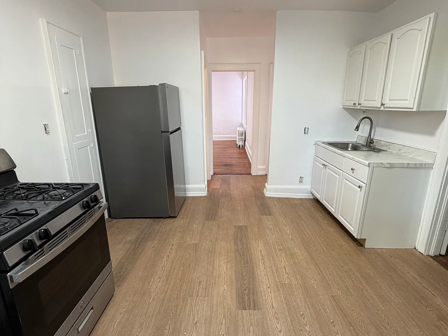 2 bed, 1000 sqft, $1,595 — Photo 3