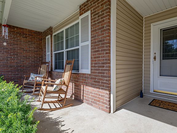 3rd image of 1705 Apple Valley Ct
