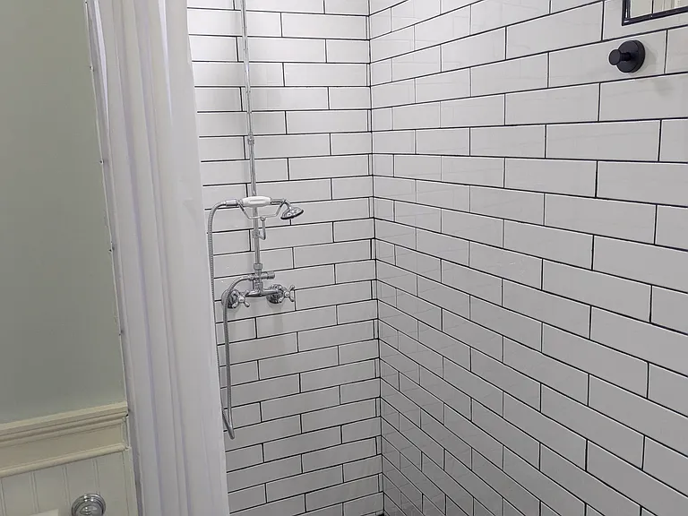 215 W Comanche Ave — Photo 11