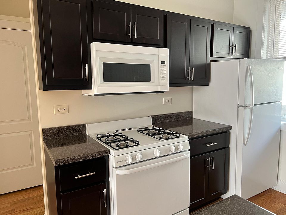 1st image of 4732 N Whipple St #2B