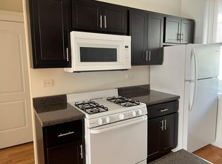 4732 N Whipple St #2B, Chicago, IL 60625