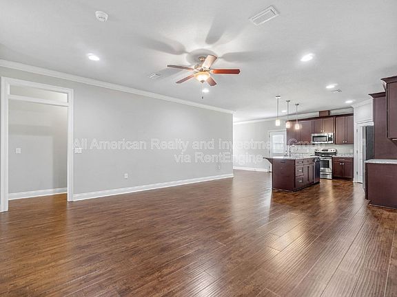 3rd image of 2140 Nina St