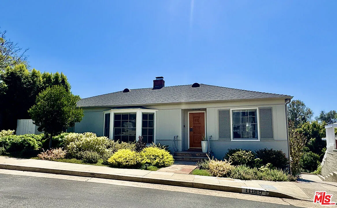2 bed, 2.0 bath, 1804 sqft, $7,495 — Photo 2