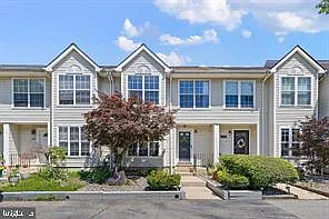 3 bed, 2.5 bath, 1700 sqft, $2,600 — Photo 1