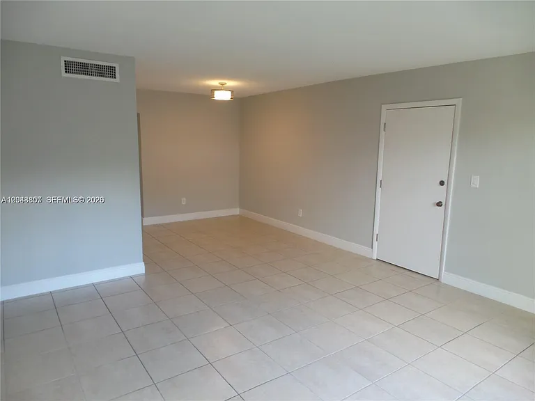 10794 N Kendall Dr #B22 — Photo 5