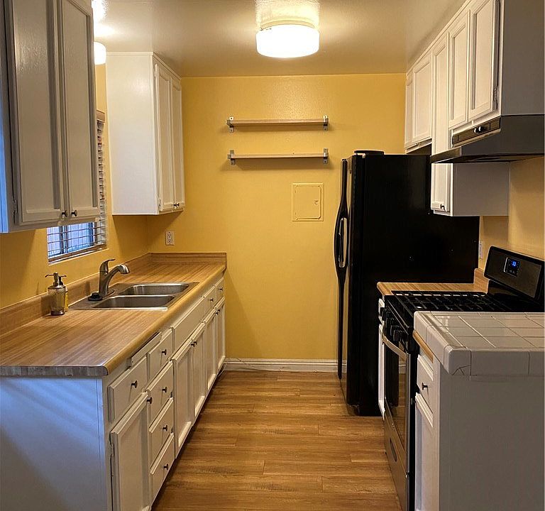 1st image of 136 Cecil Pl #102