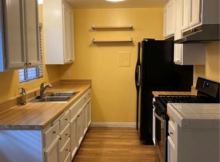 136 Cecil Pl #102, Costa Mesa, CA 92627