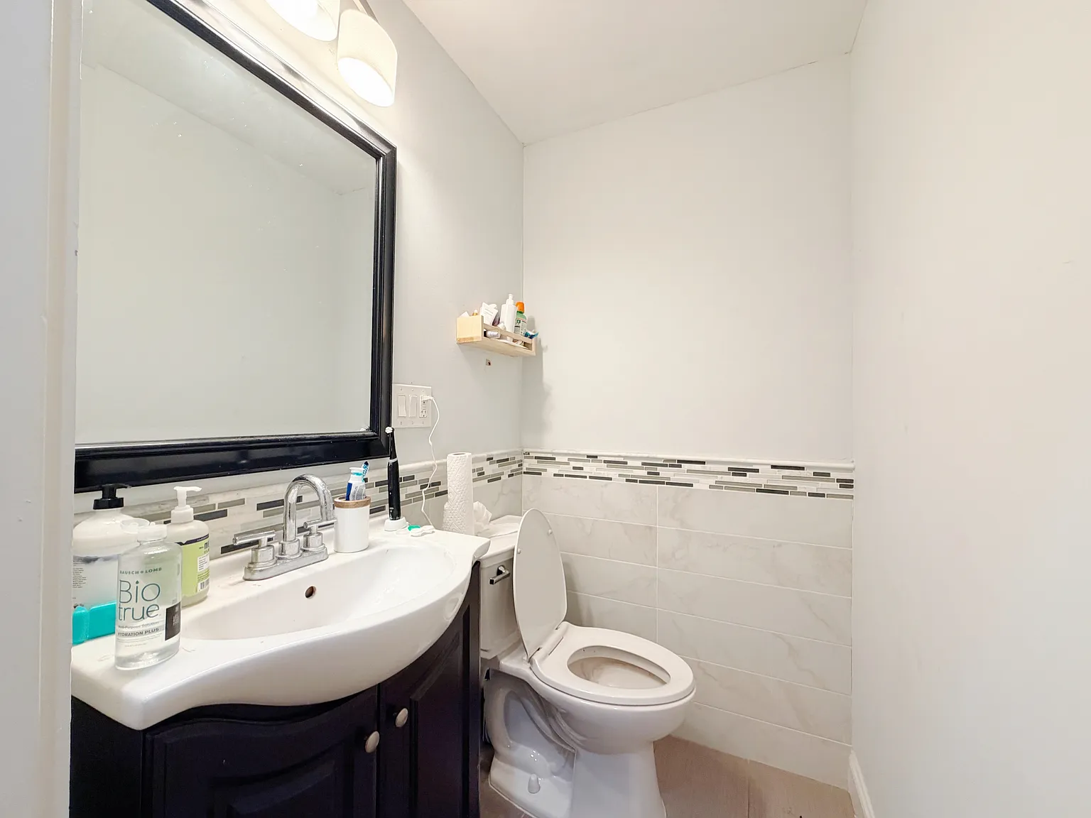 17 Pleasant Street - 2 — Photo 3