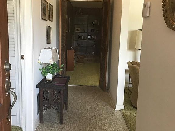 3rd image of 9148 SOUTHWARK Drive N