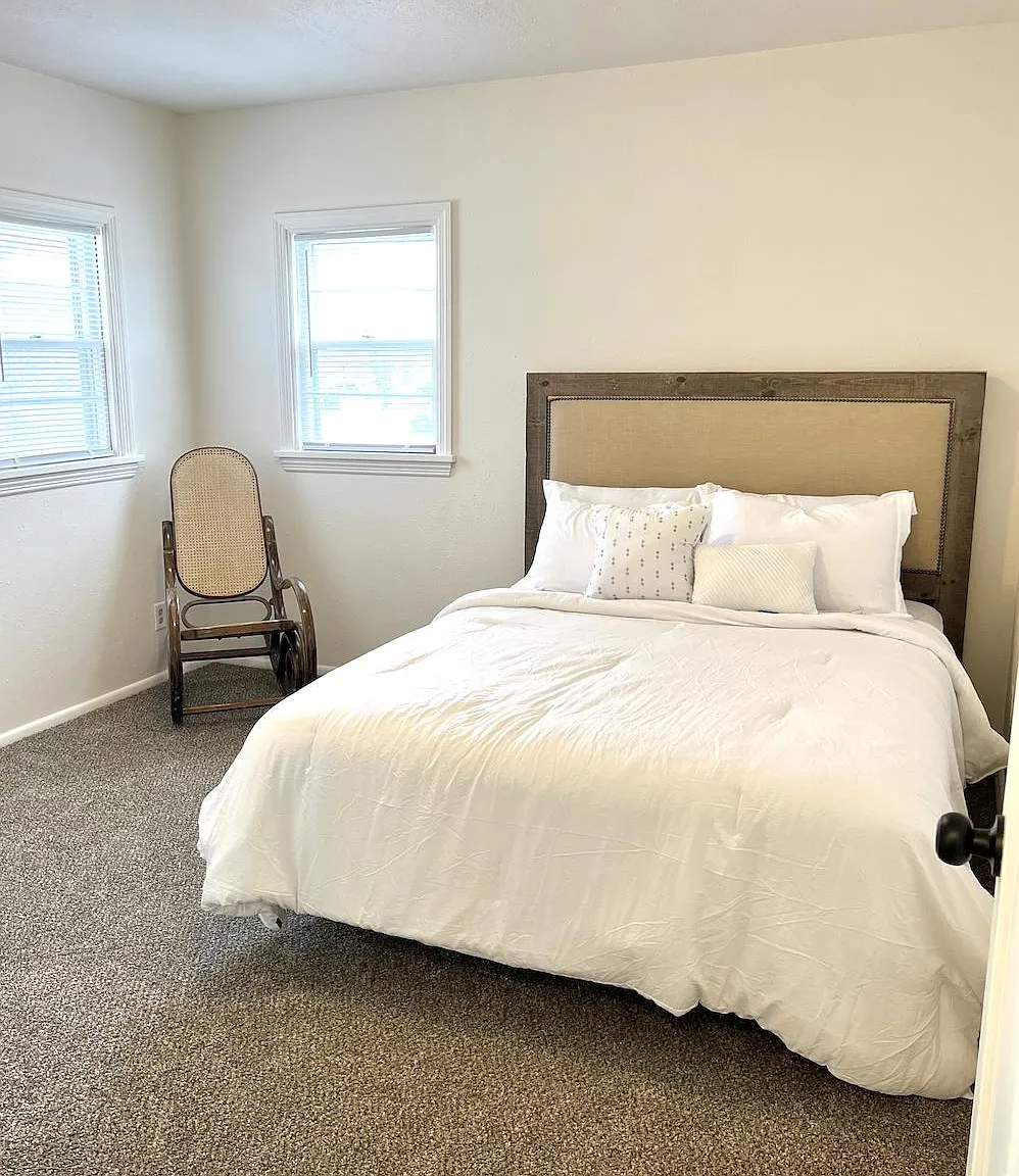 2 bed, 850 sqft, $2,349 — Photo 2