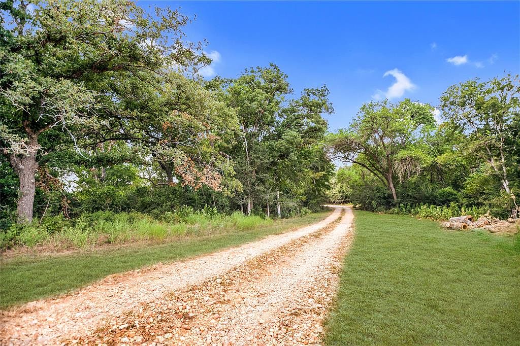 1015 County Road 458, Waelder, TX 78959 MLS 94824137 Zillow