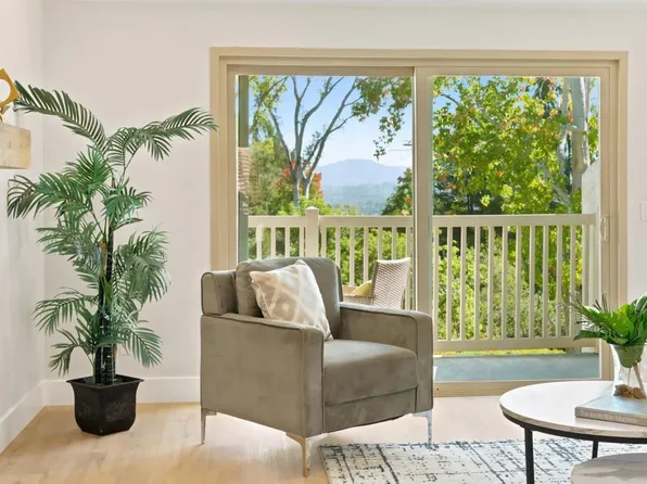 1976 Fairlee Dr, Encinitas, CA 92024