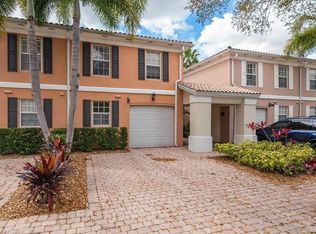 5353 Cove Cir, Naples, FL 34119