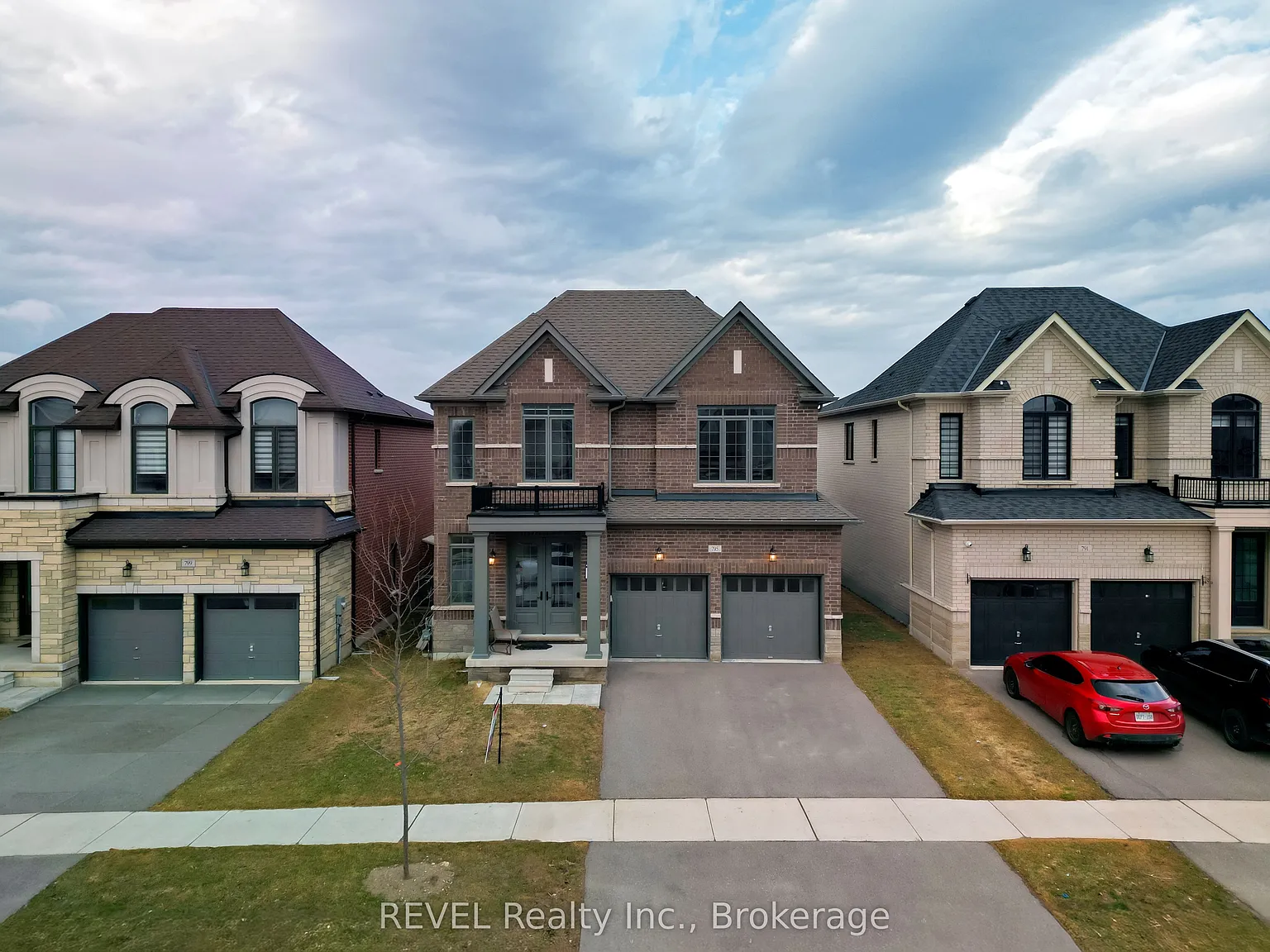 795 Queenston Blvd photo 1