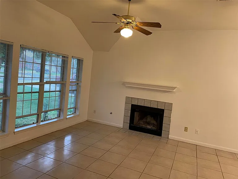 2302 Yaupon Trl — Photo 2