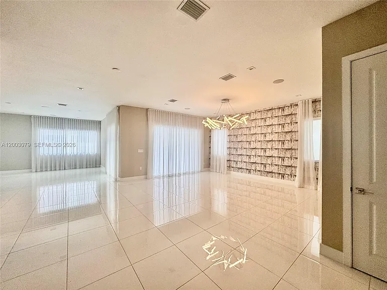 8108 NW 48th Ter — Photo 11