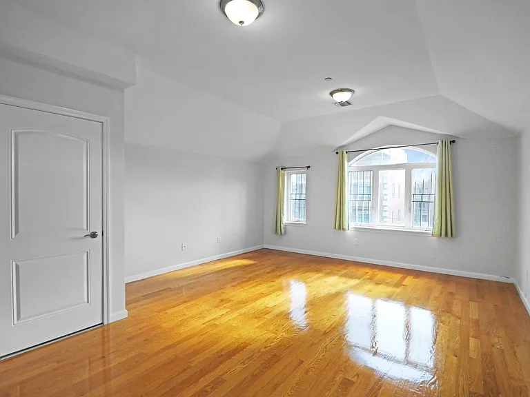 3617 194th St #3 — Photo 3