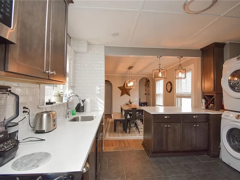 16 Vaughan Ave #2 — Photo 18