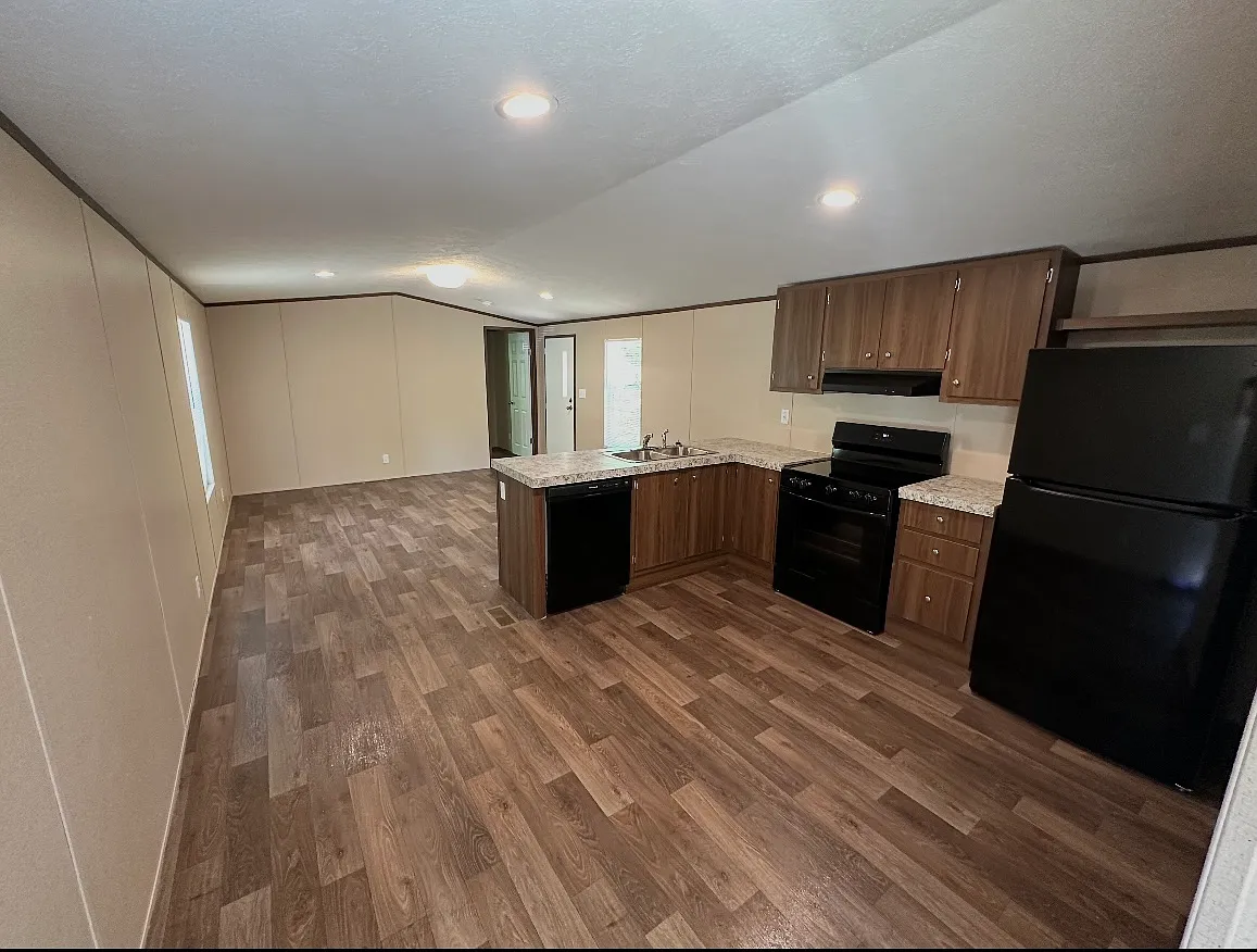 2 bed, 775 sqft, $1,300 — Photo 3