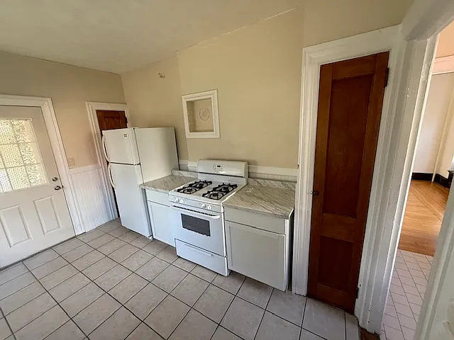 549 Hope St #A — Photo 7