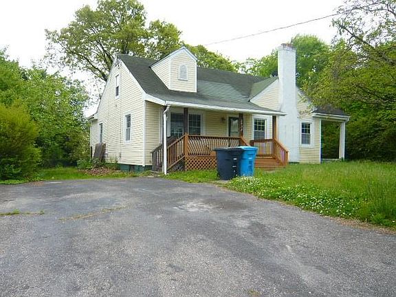 2nd image of 2932 Grand Ave NW
