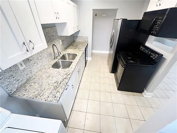 4th image of 351 Glen Della Dr