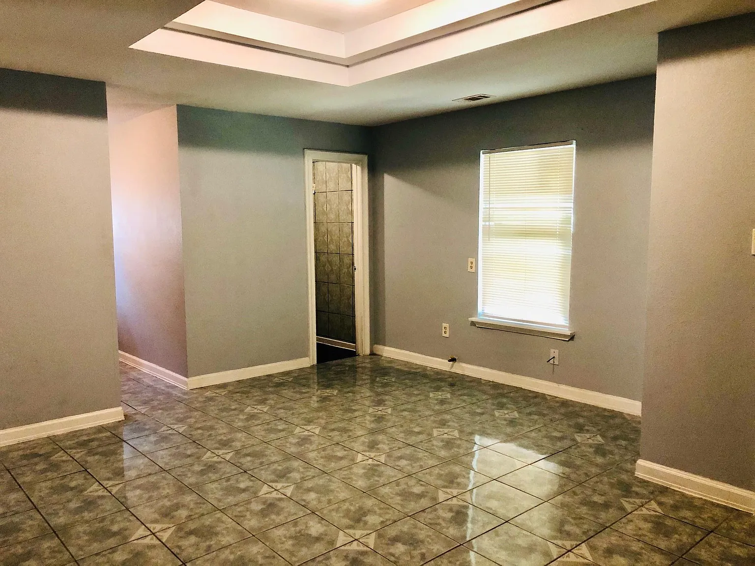 2 bed, 1.0 bath, 650 sqft, $1,100 — Photo 2