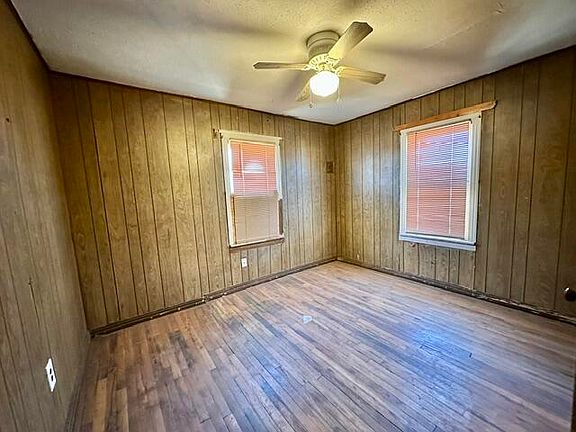3rd image of 301 S Date St
