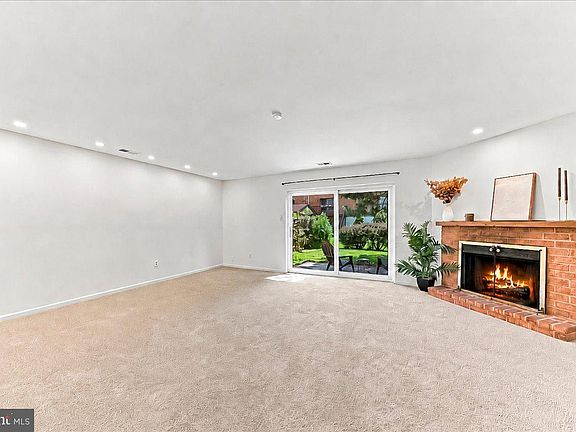 3rd image of 309 N Snowdon Ct