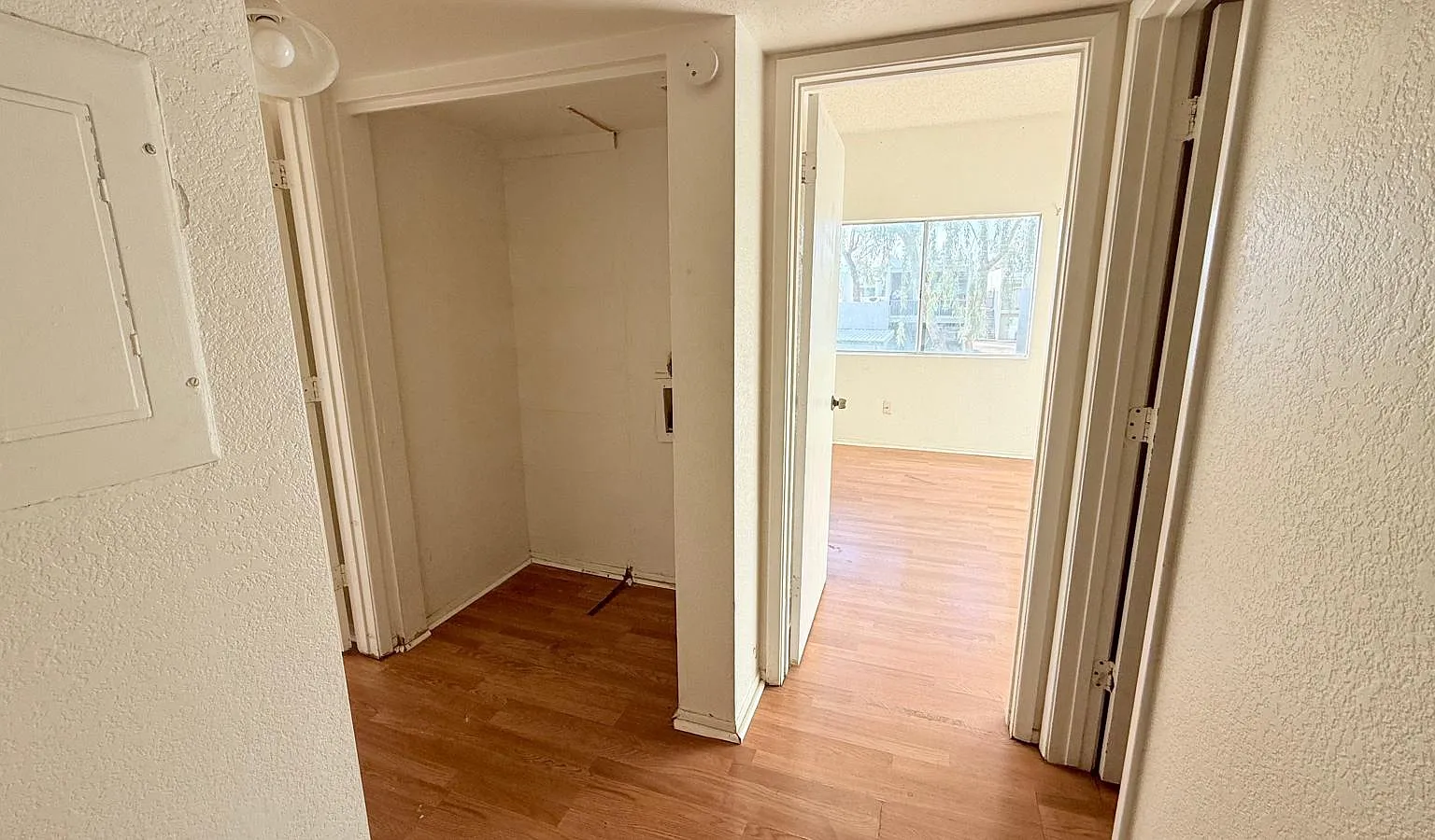 2 bed, 800 sqft, $1,200 — Photo 4