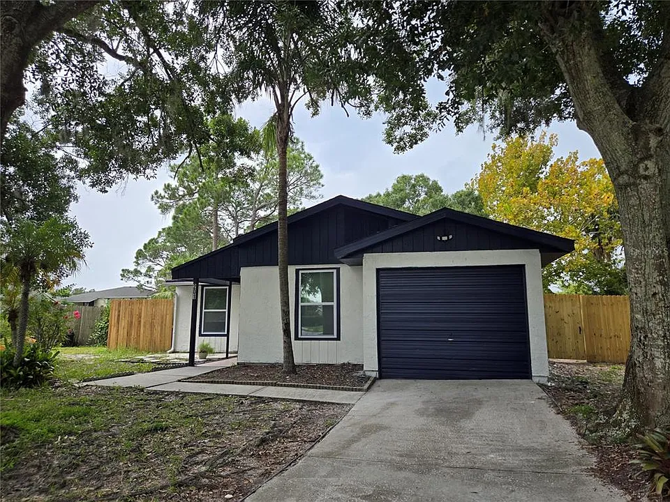 201 Lake Charles Ct