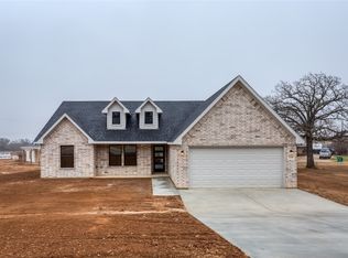 210 Prairie St, Jacksboro, TX 76458