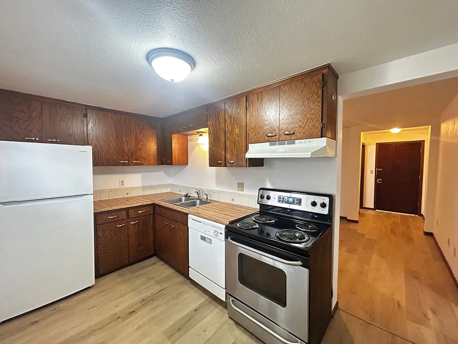 1424 West 10th Apartments — Photo 4