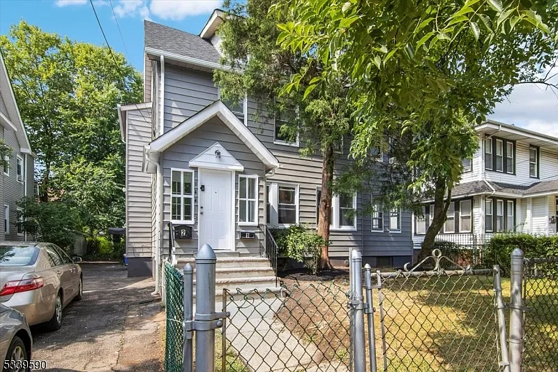 144 Pomona Ave photo 1