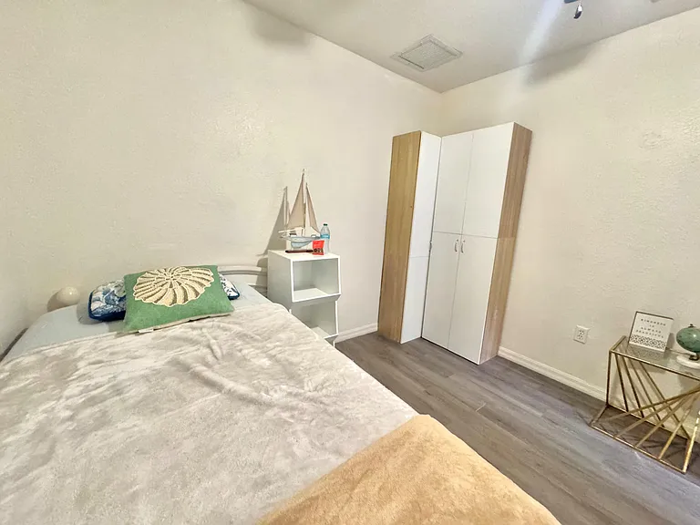 Olive Rd — Photo 1
