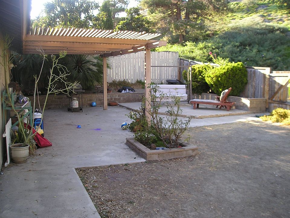 2nd image of 10378 Moorpark St