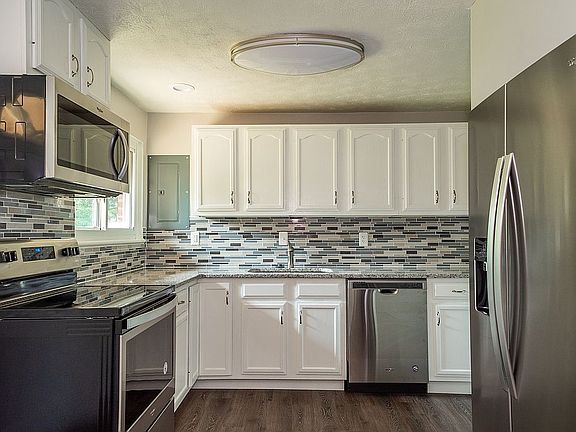 4th image of 5236 Mystic Dr