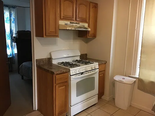 Rented by Peter Ashe | media 9