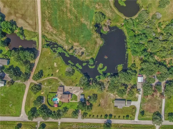 1496 Sand Creek Rd, Bryan, TX 77808