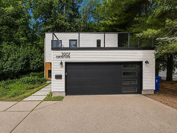 2nd image of 3907 Cricket Ln