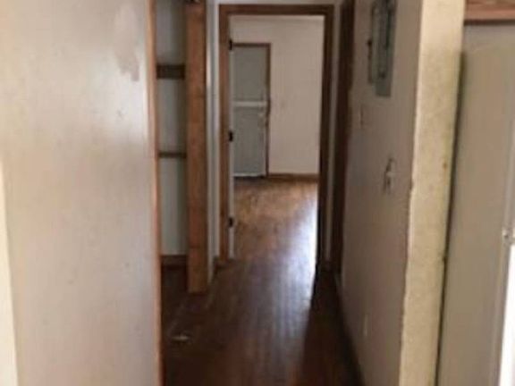 5th image of 1322 College Ave