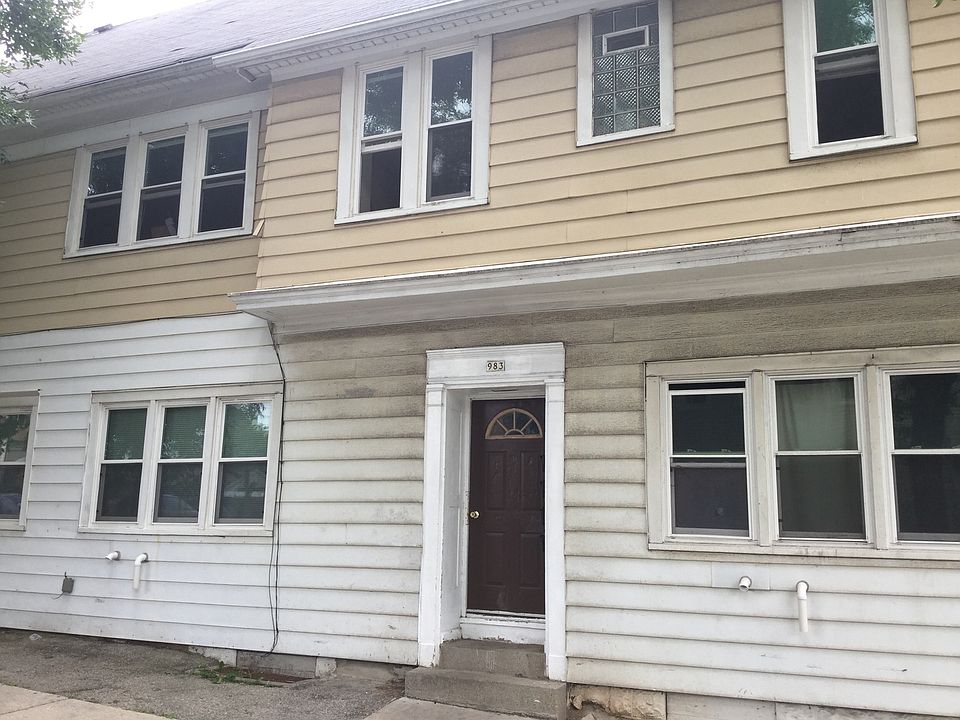 1st image of 977-983 W Arthur Ave #4