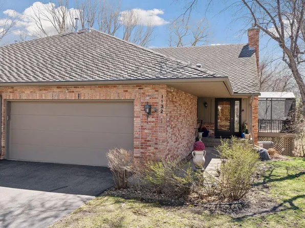 1132 Hollybrook Dr, Wayzata, MN 55391