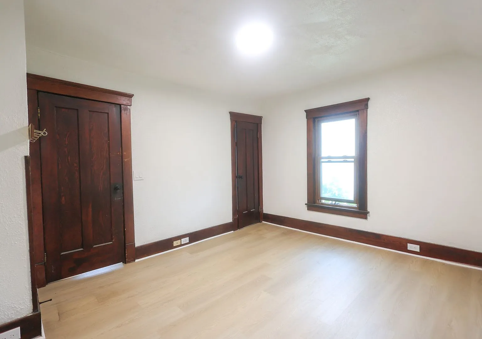 Welcome to 1119 W 11th Street, Lorain! — Photo 4