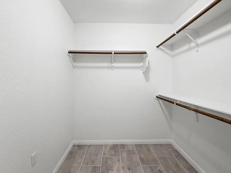 418 Fannin Ct — Photo 34