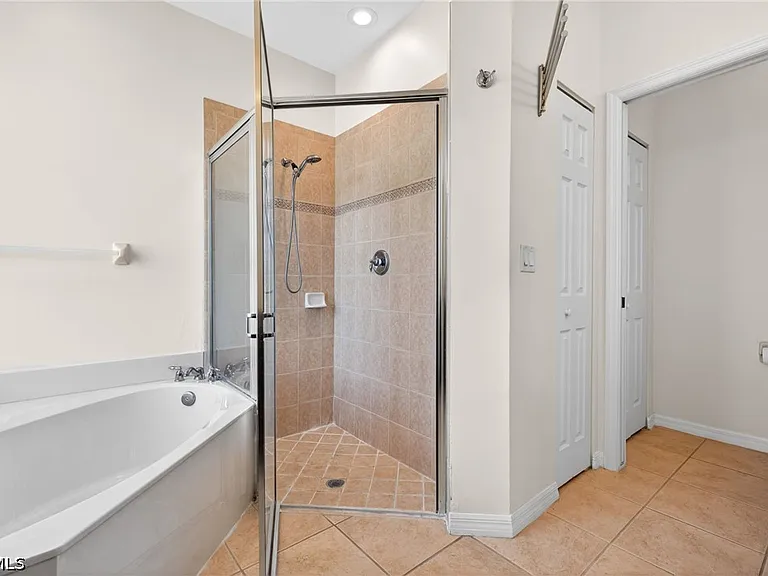 8369 Sumner Ave — Photo 18