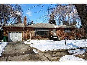 22489 Raven Ave photo 1