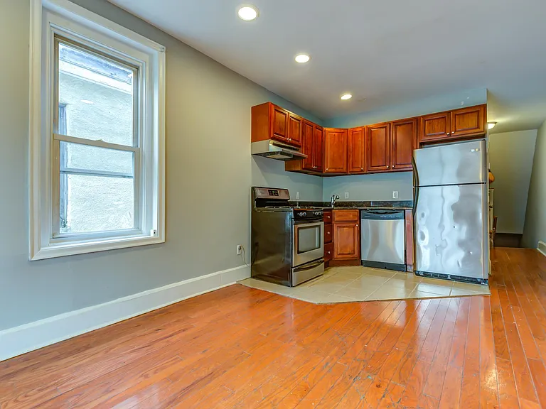 327 N Preston St #2 — Photo 5